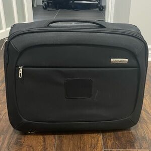 Samsonite Lightweight Rolling Tote Bag